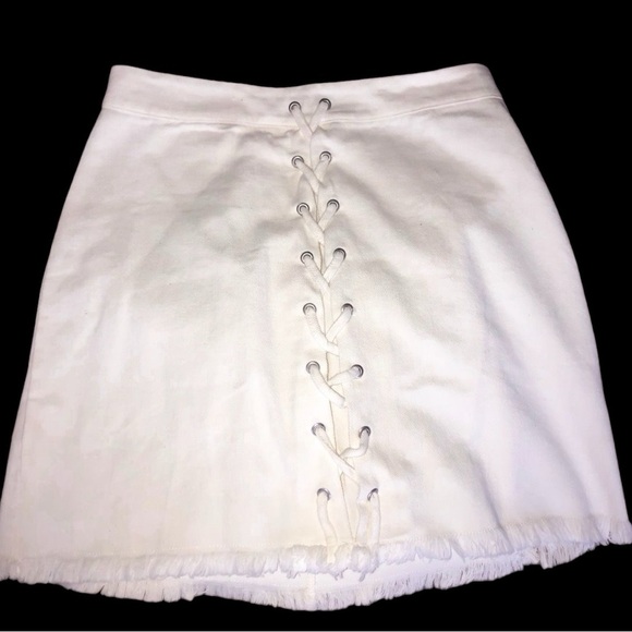 NWT lace up white denim skirt by Hayden  fringe skirt | festival wear Size M - Picture 3 of 9